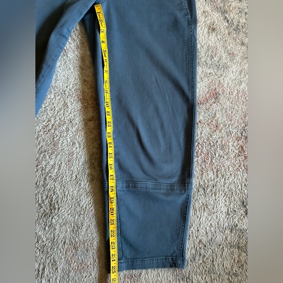 Everlane Utility Barrel Pants - Picture 6 of 9